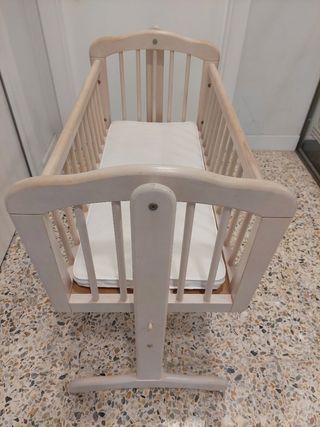 Minicuna colecho mecedora madera blanca