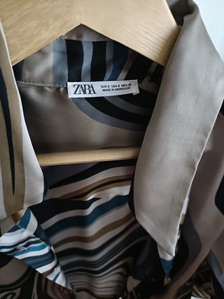 Camisa Zara estampada beige-teal