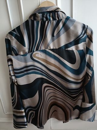 Camisa Zara estampada beige-teal