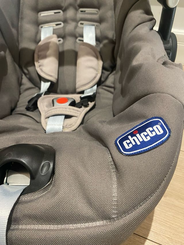 Silla coche Chicco beige