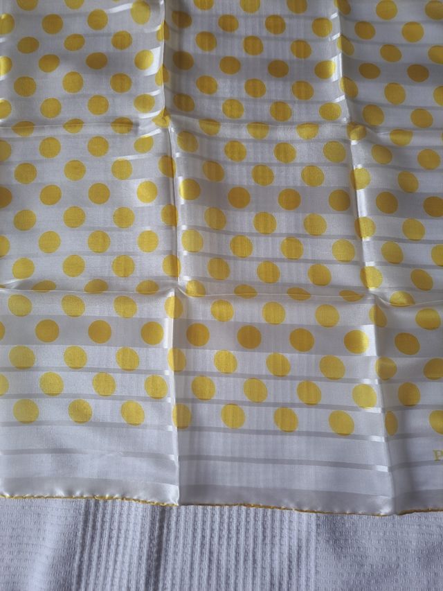 Pañuelo Pertegaz lunares amarillos