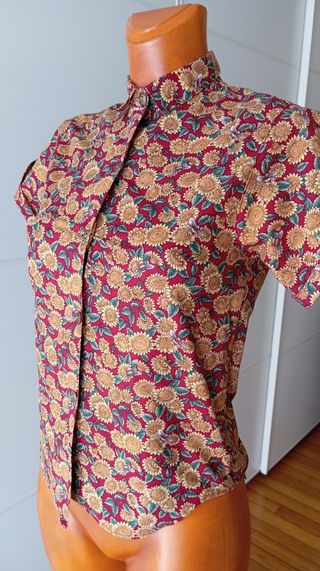 Camisa girasoles y abejas vintage.