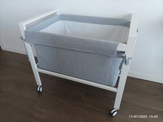Minicuna blanca con ruedas CAMBRASS