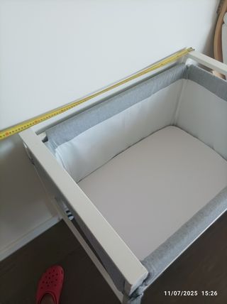 Minicuna blanca con ruedas CAMBRASS