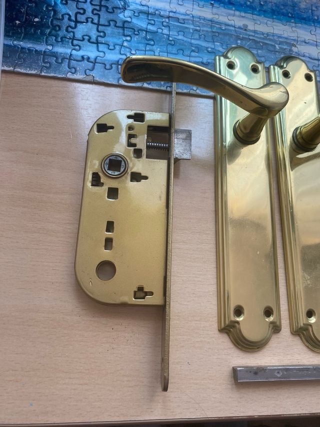 Manillas puertas doradas