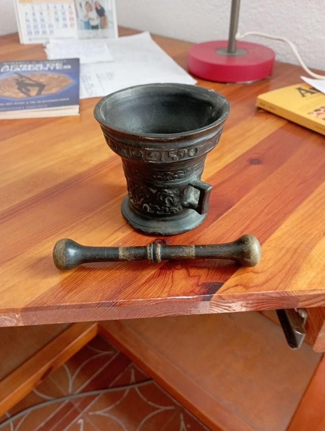 Mortero & Maja Bronce siglo XVI