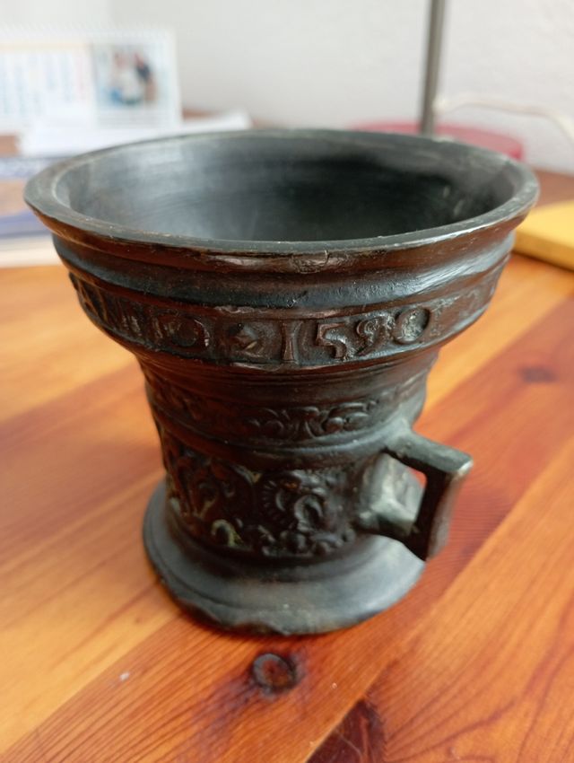 Mortero & Maja Bronce siglo XVI