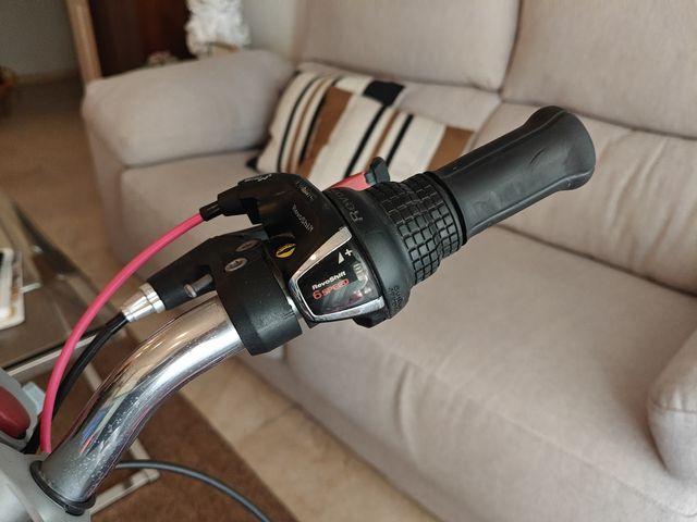 Espectacular Bicicleta infantil negra y rosa