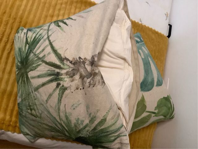 2 Cojines decorativos - hojas verdes