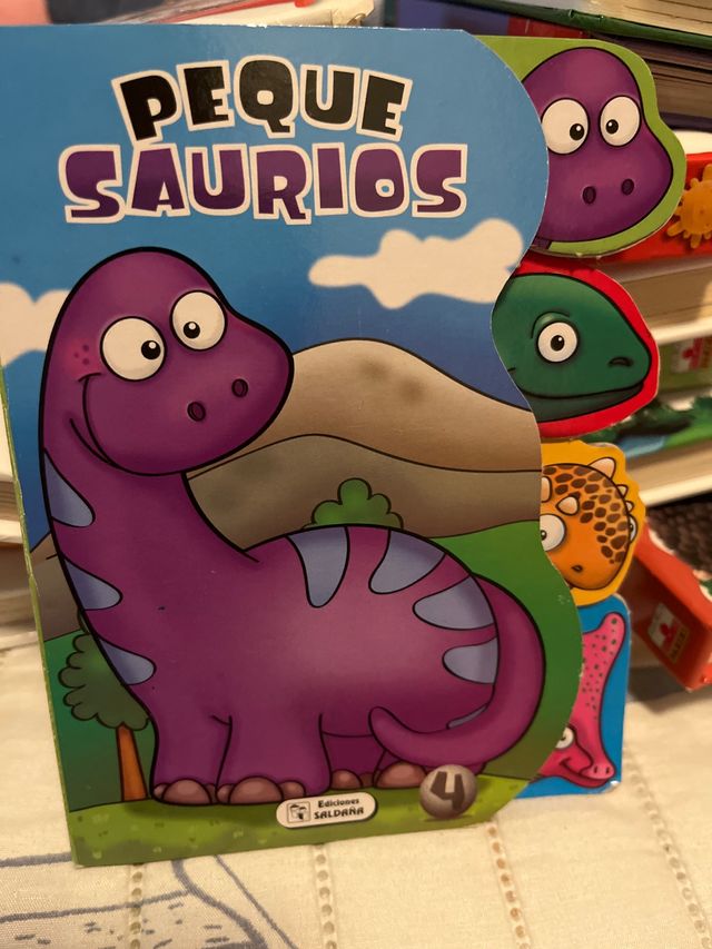 ¿De quién son estas rayas? (¿De quién es...?) (...