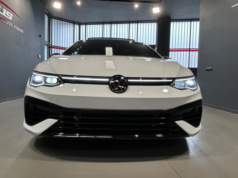 Volkswagen Golf 2022, foto 2