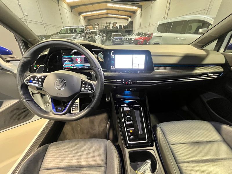 Volkswagen Golf 2022, foto 39