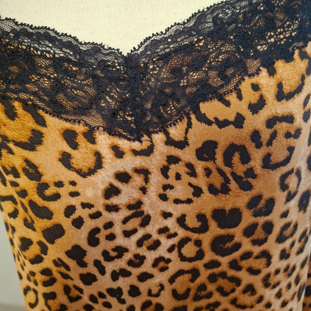 Top lencero leopardo