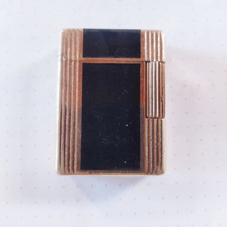 Accendino S.T.Dupont laccato nero e oro