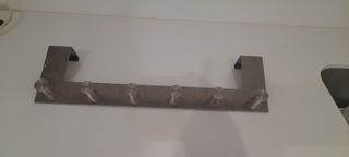 Percha de puerta metálica - 6 ganchos