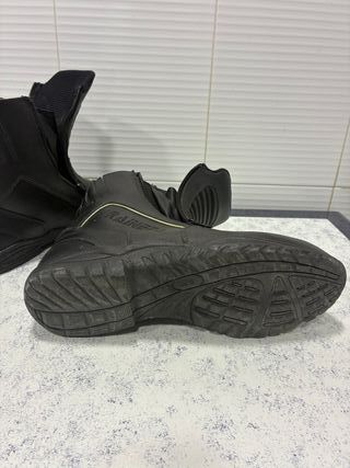 Botas moto Turing número 45  reiners