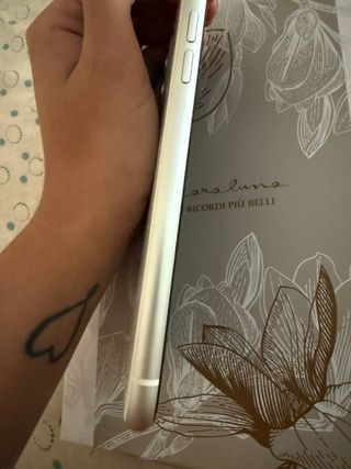 iPhone 11 Gold