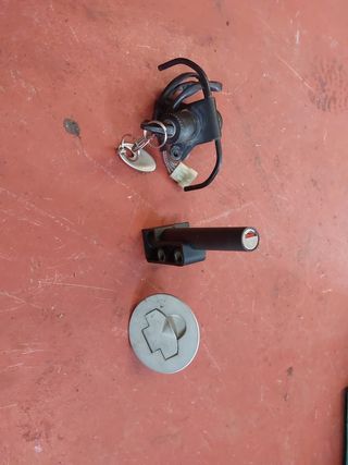 Bombín encend. y asiento + tapa dep. BMW F650GS 