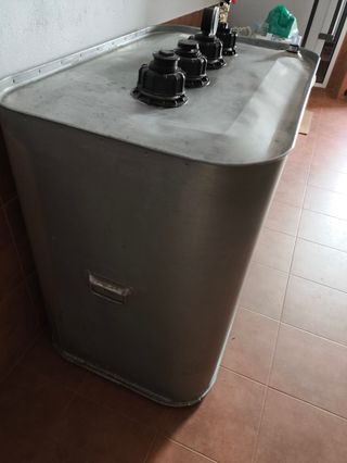 Depósito gasoil 700L (en Navaltoril, Toledo)