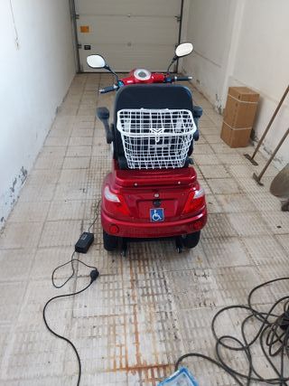 Scooter movilidad 3 ruedas rojo , marca VELECO