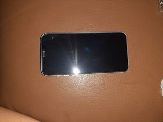 iPhone 12 Morado -buen estado