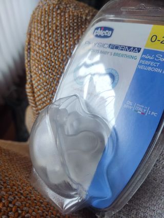 Chupete Chicco PhysioForma 0-2m + Chupete Nuk