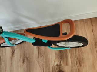 Bicicleta sin pedales estilo vintage