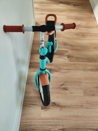 Bicicleta sin pedales estilo vintage