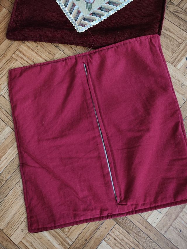 4 fundas de cojín para sofa ,granate,beis y flores