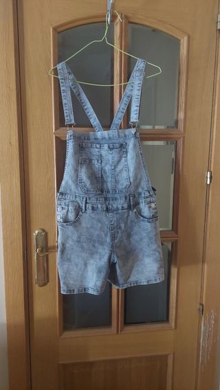 Mono vaquero corto gris - Talla L-42.
70% algodón