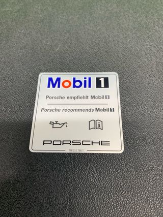 ETIQUETA ADHESIVA DEL ACEITE
MOTOR PORSCHE