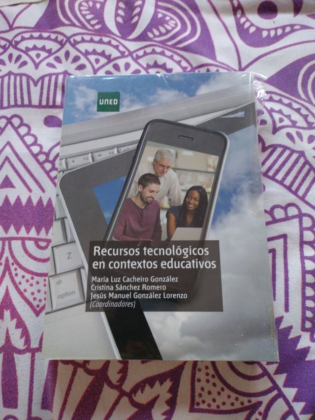 Recursos tecnológicos en contextos educativos (...