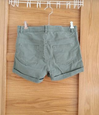 Shorts caqui - Verdes militares