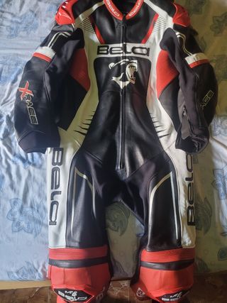 Mono moto 1 pieza  piel negro-rojo