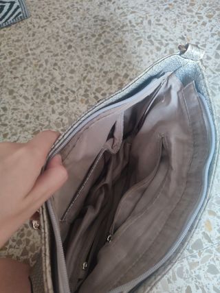 Bolso beige y gris efecto piel serpiente