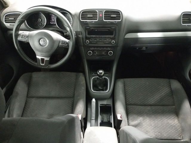Volkswagen Golf Advance