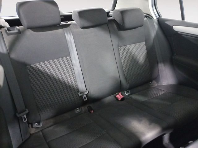 Volkswagen Golf Advance