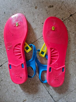 Chanclas Andamos rojas y azules talla 40