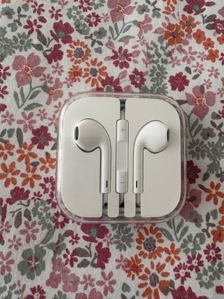 Auriculares Apple EarPods blancos