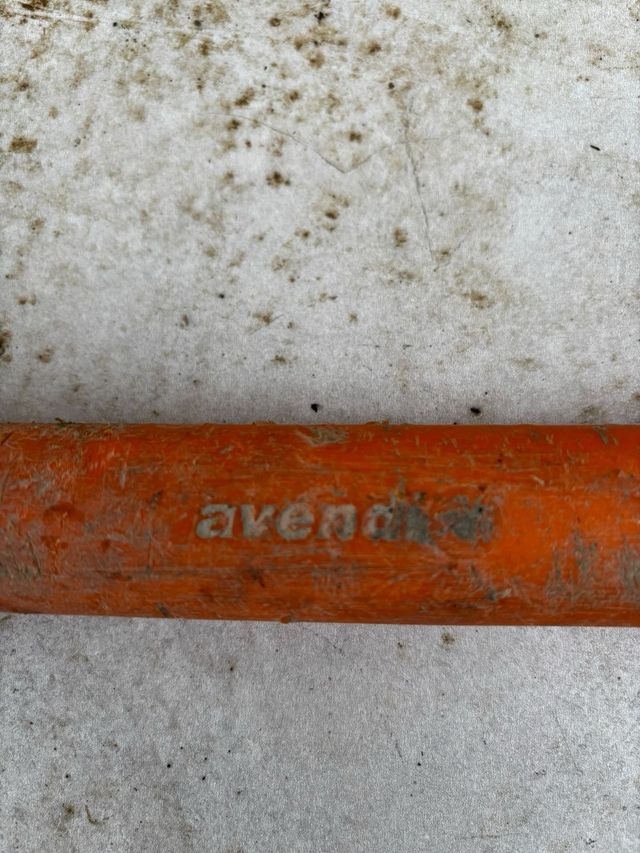 Martillo de garra Avena