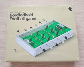 Mini biliardino da tavolo.