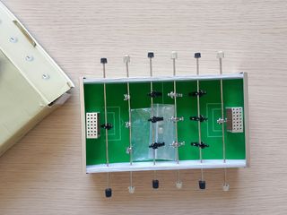 Mini biliardino da tavolo.