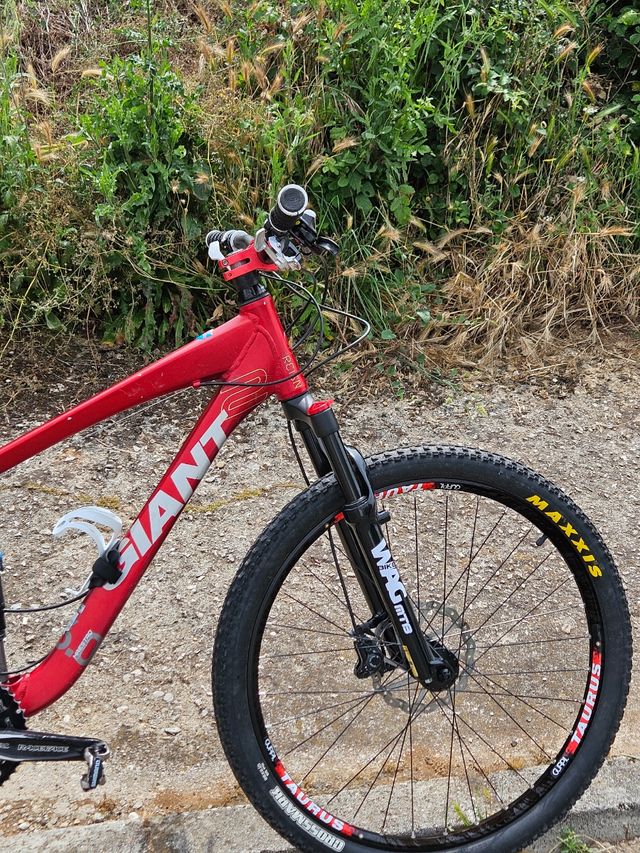 Bicicleta Giant MTB Doble Suspensión