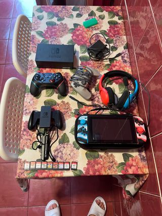 Nintendo Switch + Accesorios y Juegos