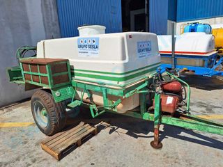 CUBA ARRASTRADA DE FUMIGACION DE 2200 LITROS