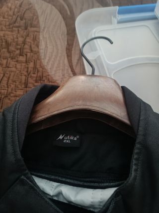 Chaqueta moto negra c/protecciones