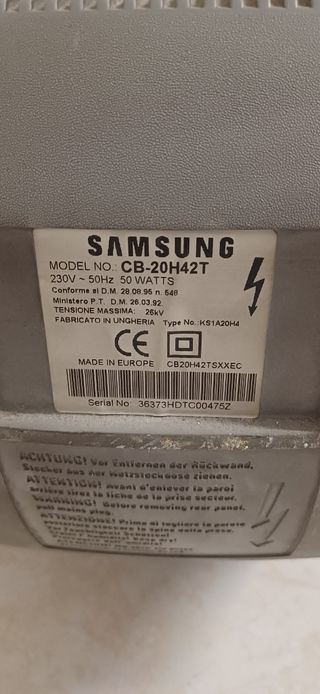 Televisión Samsung de tubo 20"