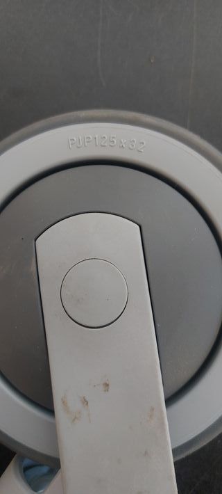 RUEDAS DE 125 SIN FRENO GIRATORIAS