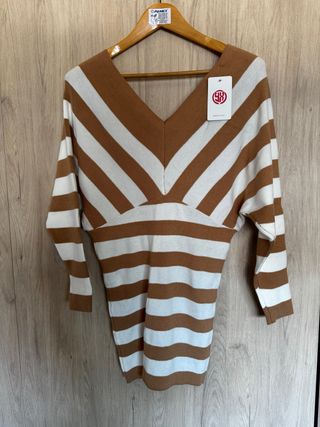 Vestido rayas blanco-beige lana, cuello en v