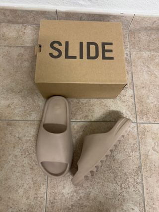 Chanclas Yeezy Slide Beige